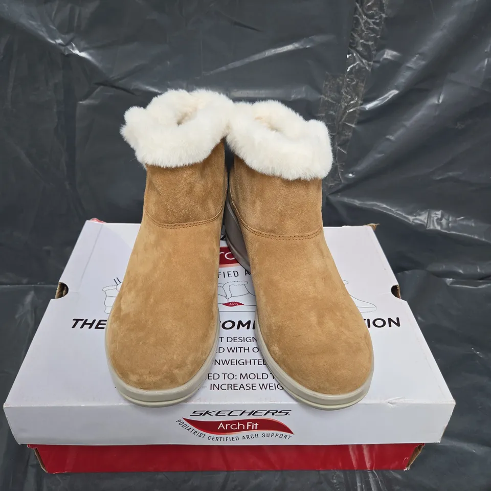 BOXED PAIR OF SKECHERS FUR LINED BOOTS - UK SIZE 