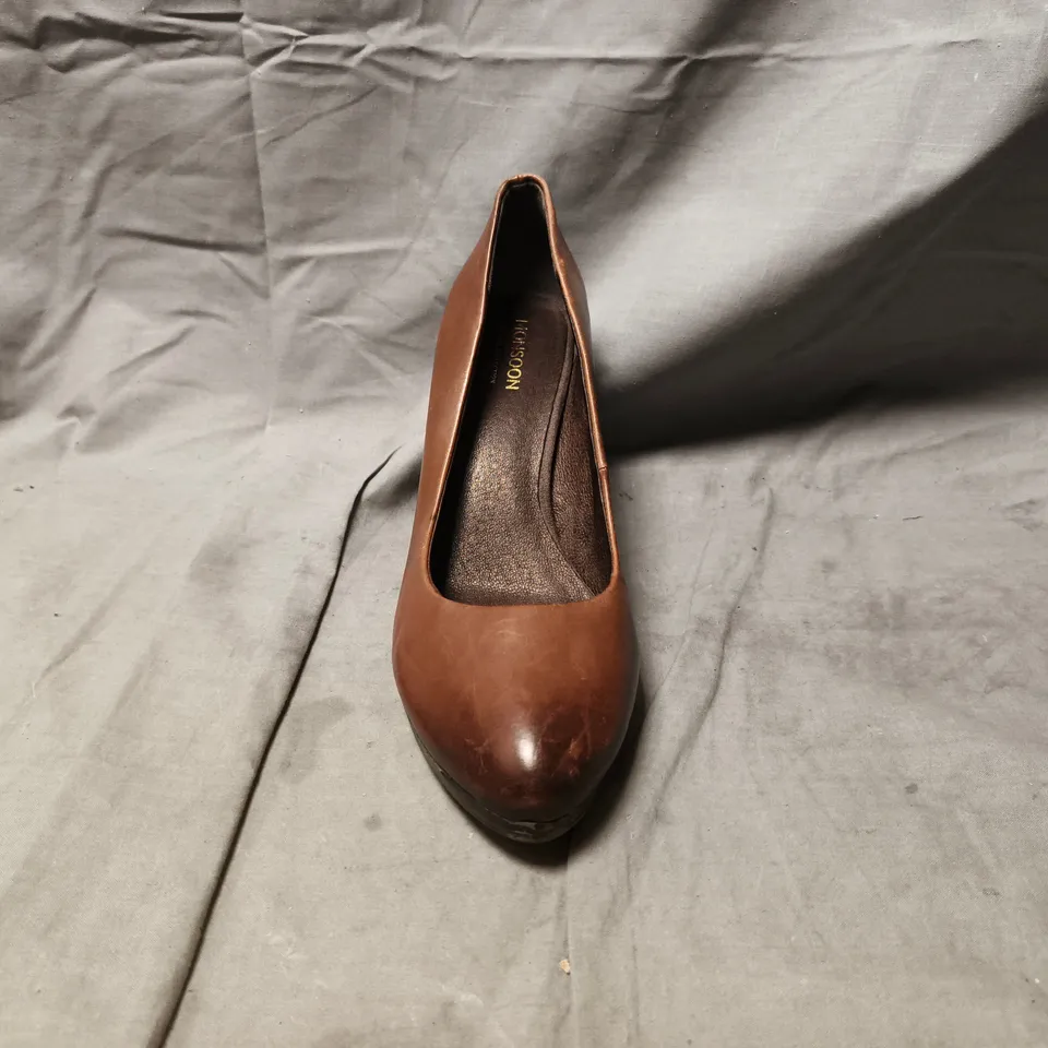 PAIR OF MONSOON CLOSED TOE SLIP-ON HEELED SHOES IN CHOCOLATE BROWN SIZE UNSPECIFIED