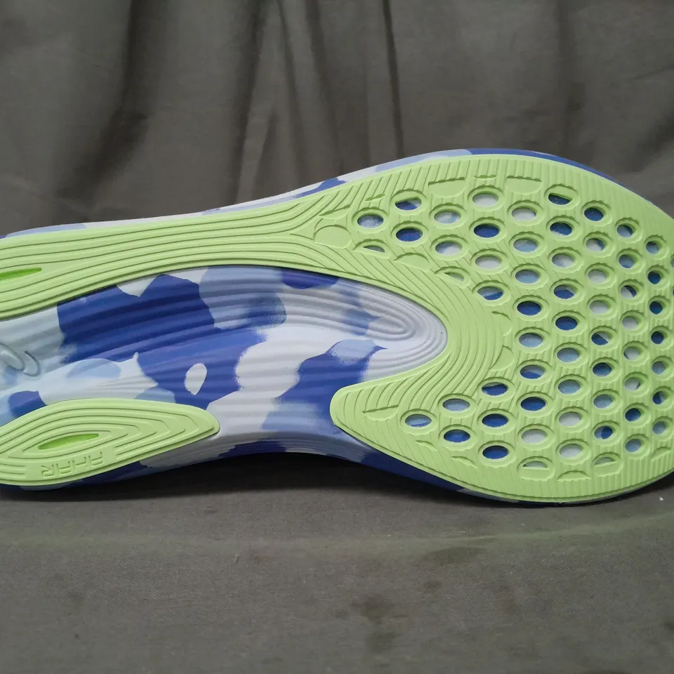 BOXED PAIR OF ASICS NOOSA TRI 15 SHOES IN BLUE/GREEN MULTI UK SIZE 7