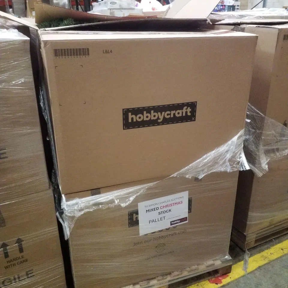 PALLET CONTAINING ASSORTED CHRISTMAS PRODUCTS & DECORATIONS INCLUDING FUSE BEAD SET, WOODEN STARS & BOTTLE BRUSH LED TREE