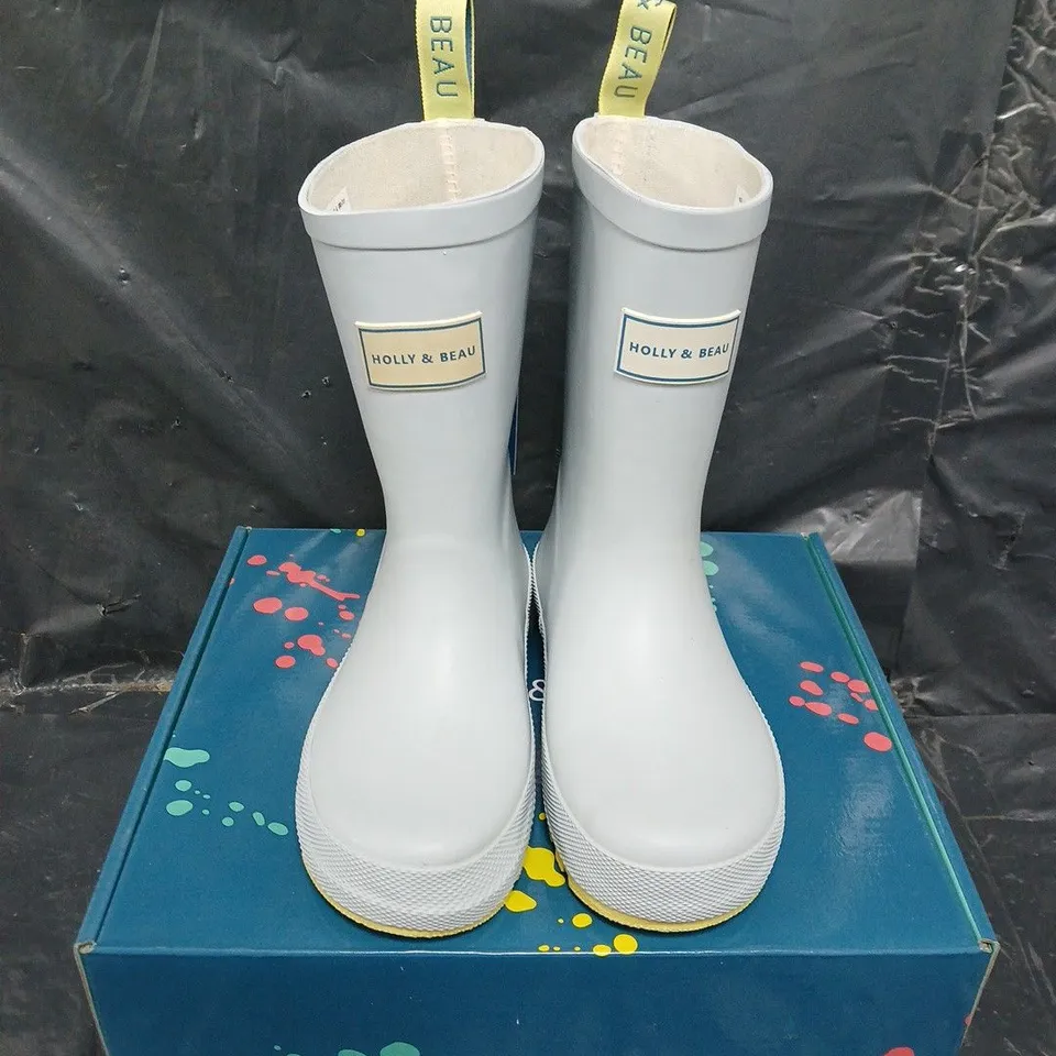 BOXED PAIR OF HOLLY AND BEAU LIGHT BLUE RAIN BOOTS - UK SIZE 11 - KIDS