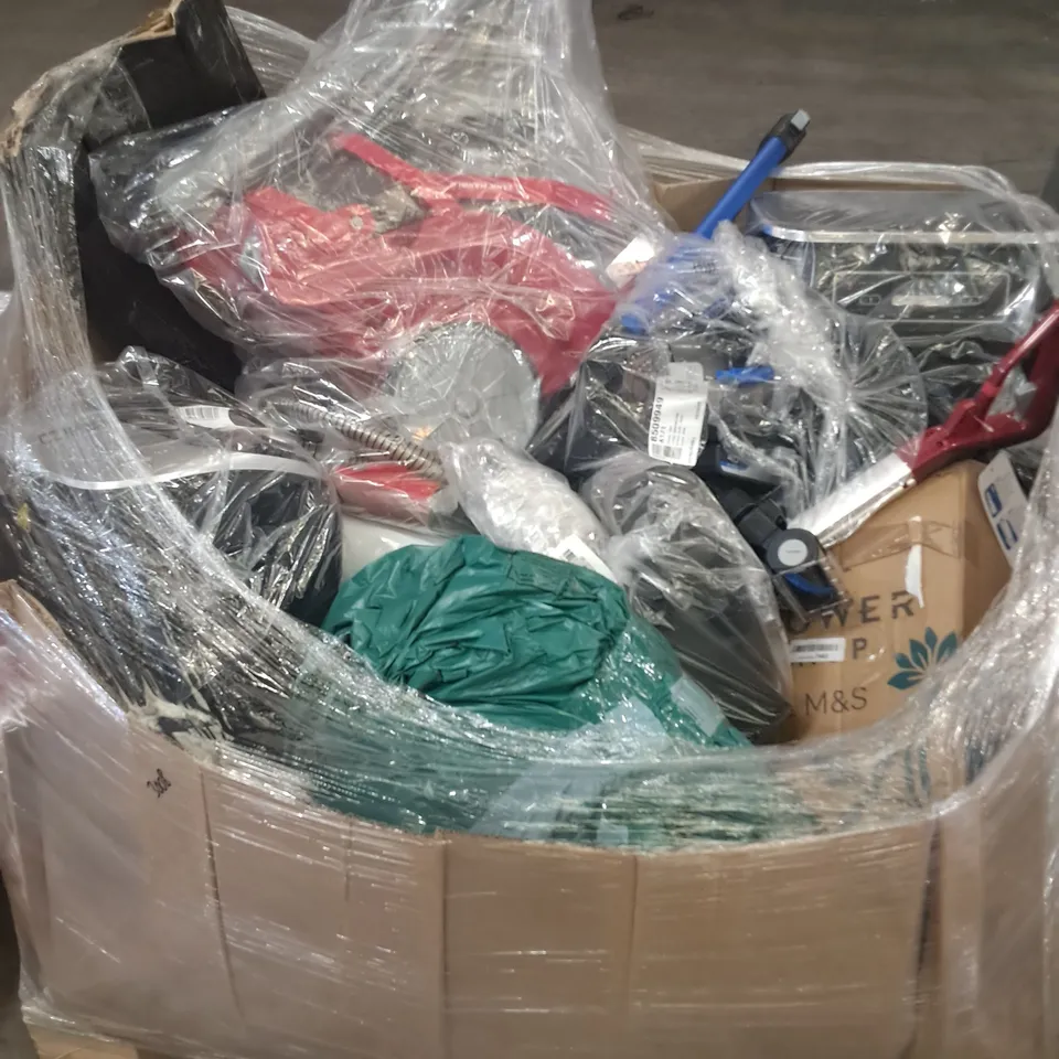 PALLET OF APPROXIMATELY 21 UNPROCESSED RAW RETURN HOUSEHOLD AND ELECTRICAL GOODS TO INCLUDE;