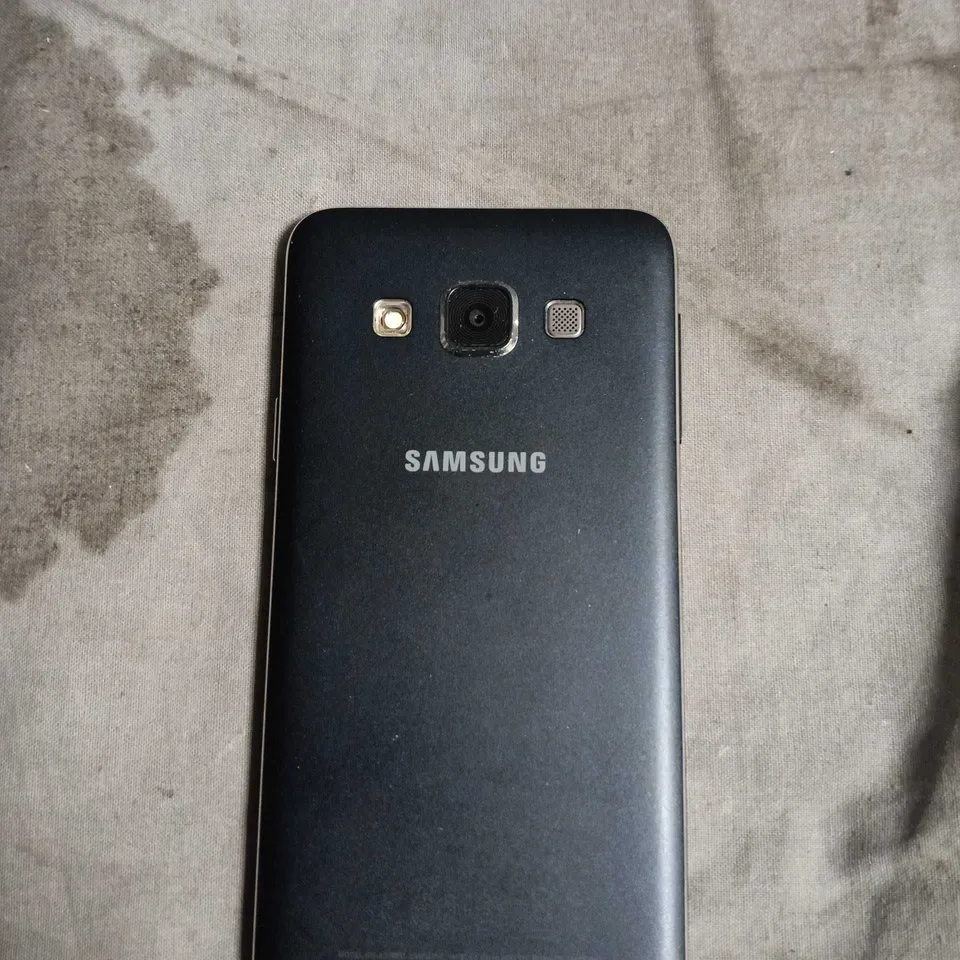 SAMSUNG GALAXY A3 - SM-A300FU
