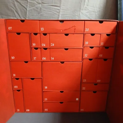 LOOK FABULOUS ADVENT CALENDAR GIFT BOX