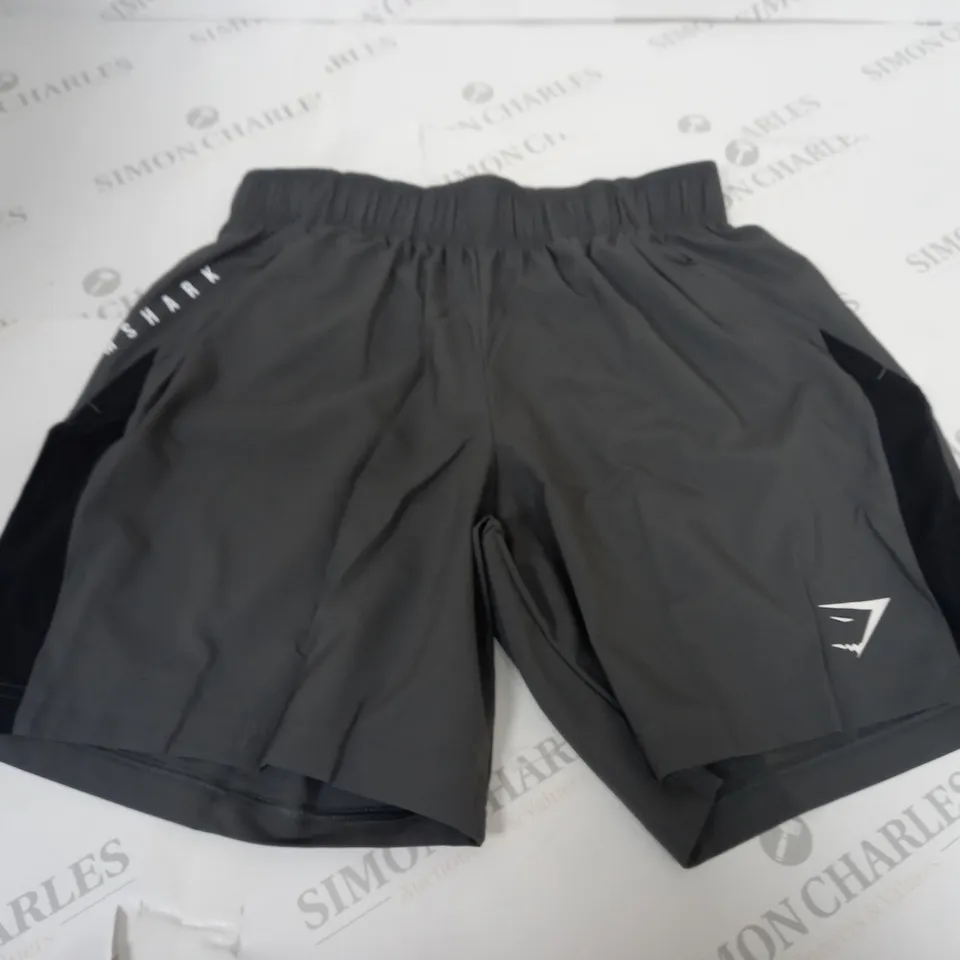 GYMSHARK TRAINING SHORTS SIZE S