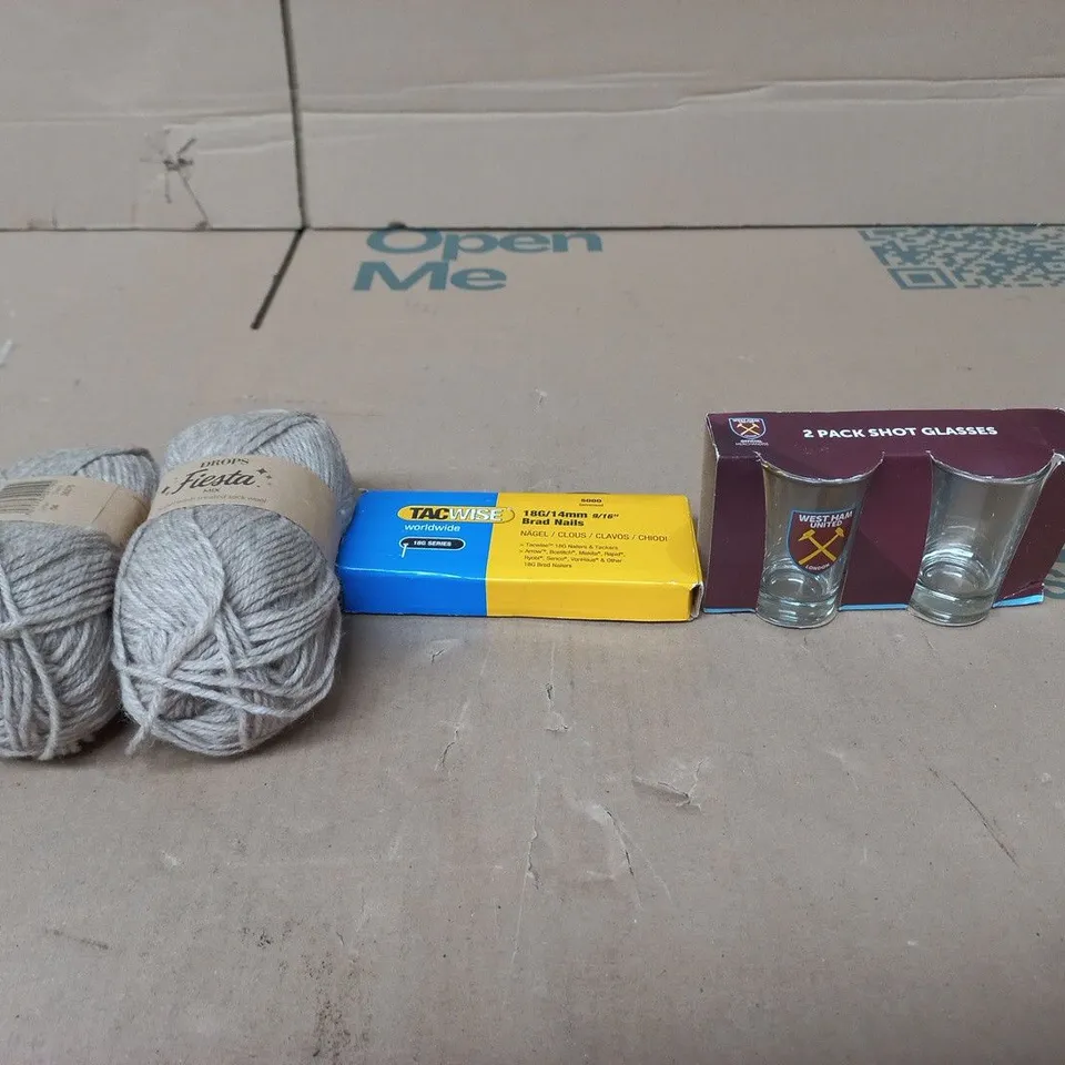 TOTE OF APPROXIMATELY 15 ASSORTED ITEMS TO INCLUDE WEST HAM UNITED SET OF 2 SHOT GLASSES, TACWISE BRAD NAILS, WOOL ETC