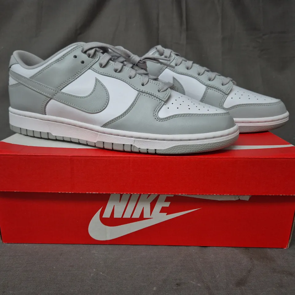 BOXED PAIR OF NIKE DUNK LOW RETRO SHOES IN GREY/WHITE UK SIZE 9