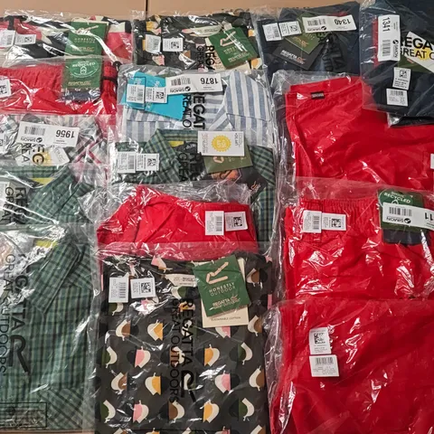 LOT OF 15 ASSORTED BRAND NEW REGATTA ITEMS IN VARIOUS STYLES AND SIZES