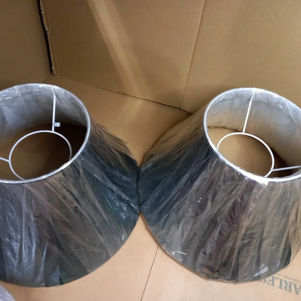 LOT OF APPROX 2 BOTTLE GREEN LAMPSHADES