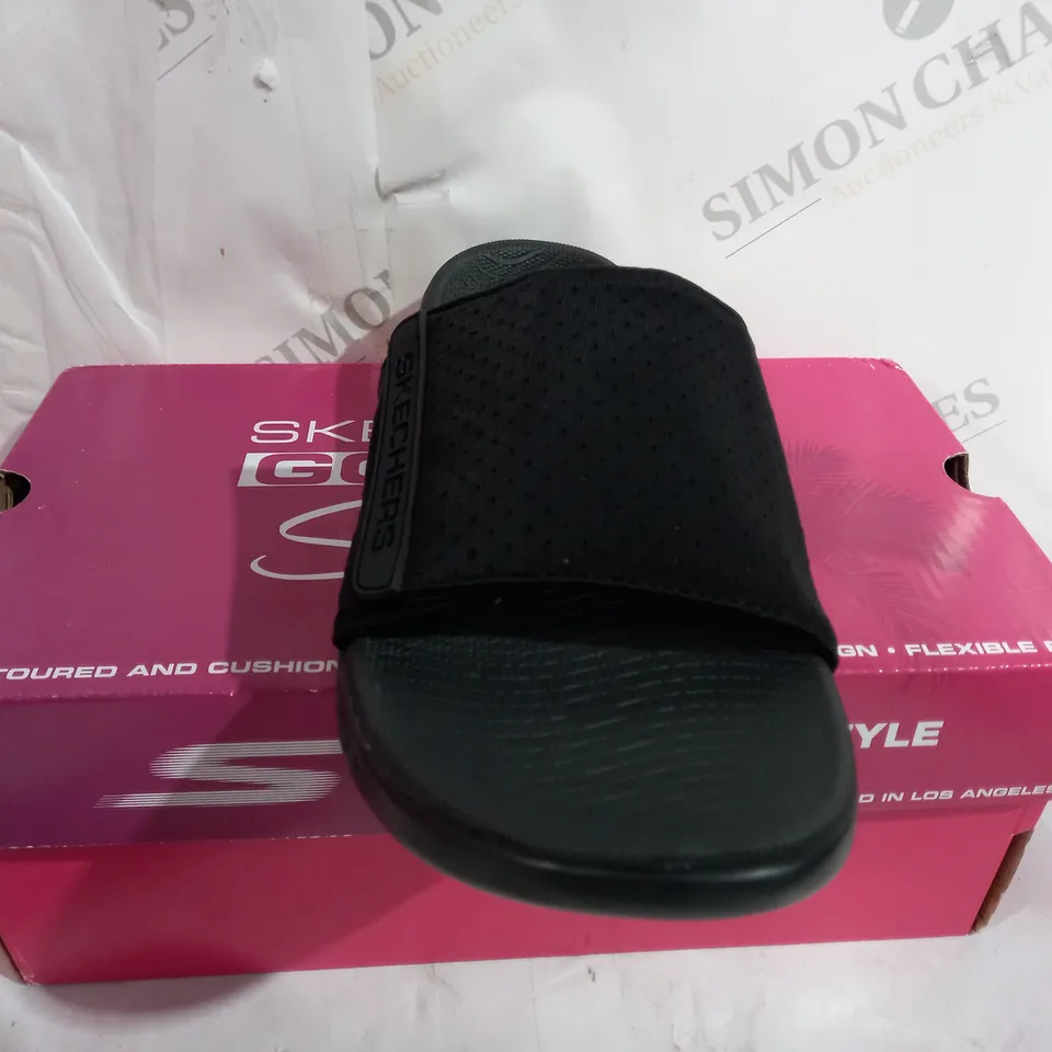 SKETCHERS GO WALK 600 SD BLACK SIZE 6