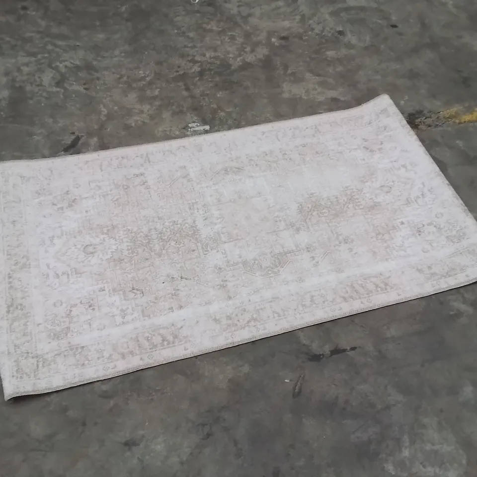 QUALITY DESIGNER AREA RUG - APPROXIMATELY 140X80CM