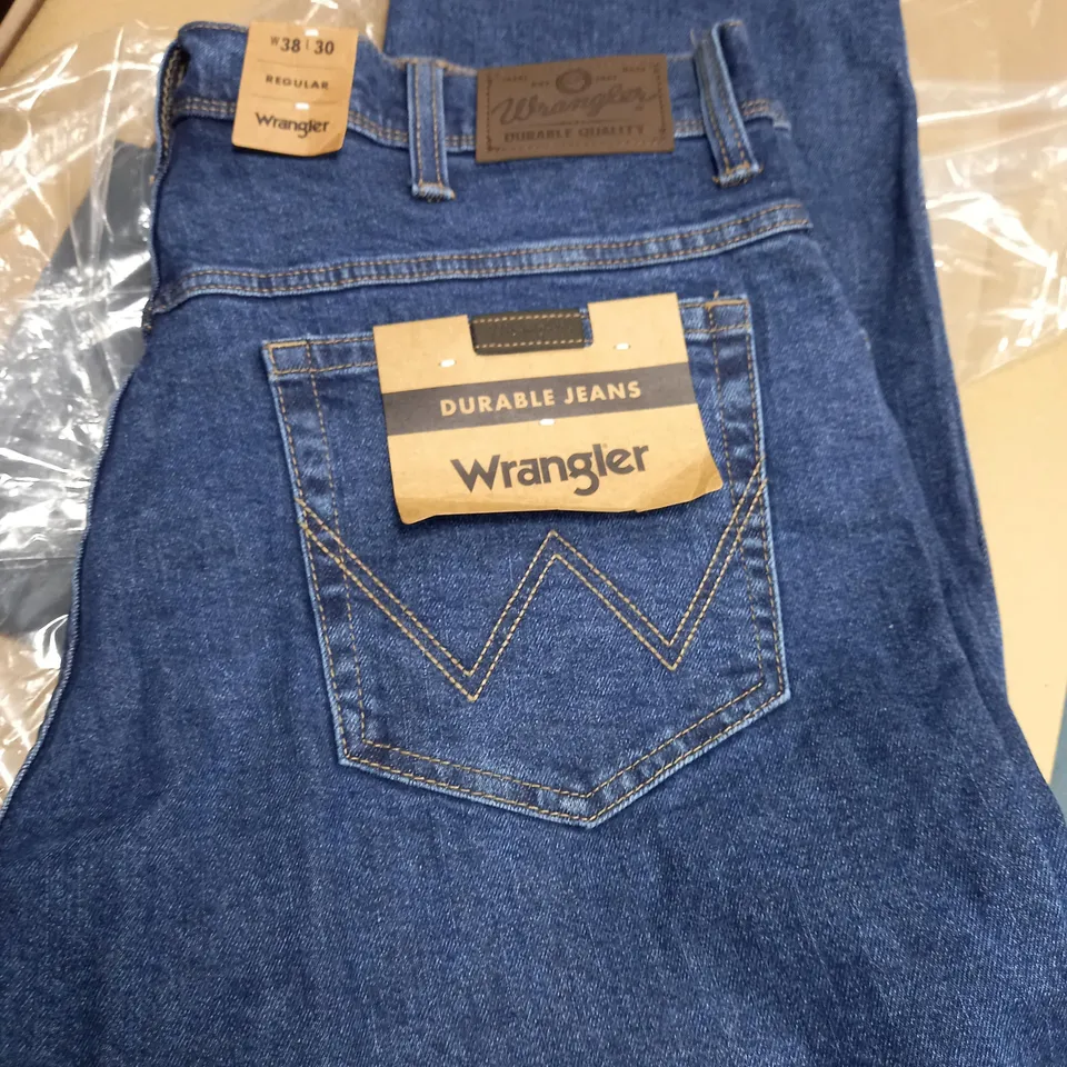WRANGLER DURABLE QUALITY JEANS REGULAR FIT 