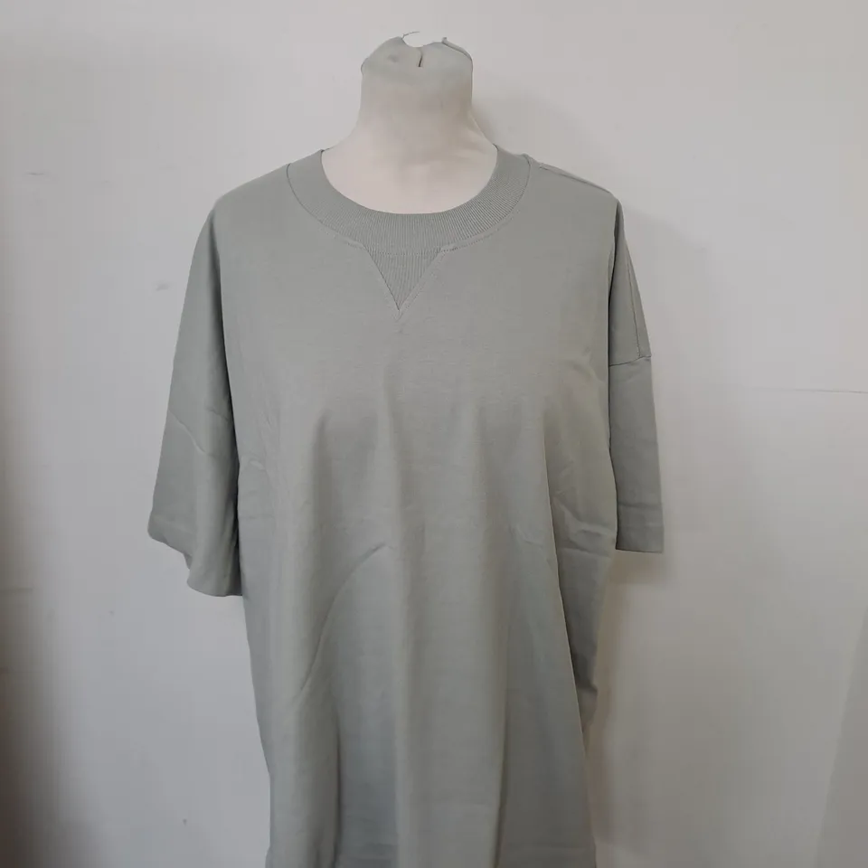 GYMSHARK OVERSIZED LARGE TSHIRT 