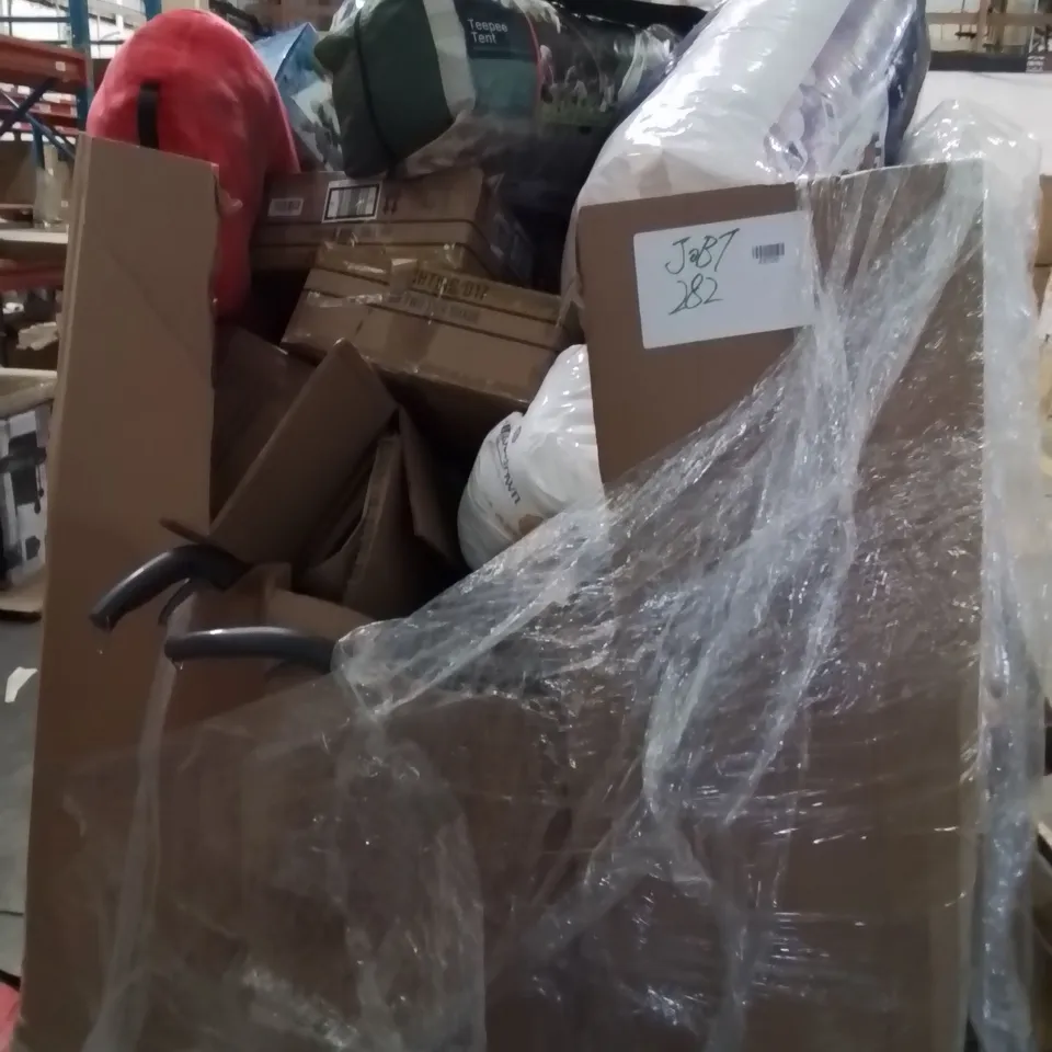 PALLET OF ASSORTED HOUSEHOLD GOODS AND PRODUCTS TO INCLUDE;TENT,PILLOWS,DUVET,LAMPSHADE,SPIDERMAN CUSHION,SKATEBOARD,PHOTO FRAMES,MOP