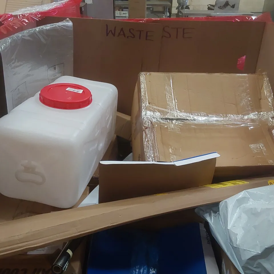 PALLET CONTAINING A VERY LARGE QUANTITY OF ASSORTED ITEMS INCLUDING: AIR COOLER, RETRACTABLE SAFETY GATE, HYGGER SILENT STREAM BUBBLE STRIP ECT