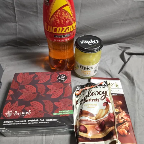APPROXIMATELY 10 ASSORTED FOOD/DRINK PRODUCTS TO INCLUDE LUCOZADE, LEMON SLICES, BIOMEL BARS ETC 