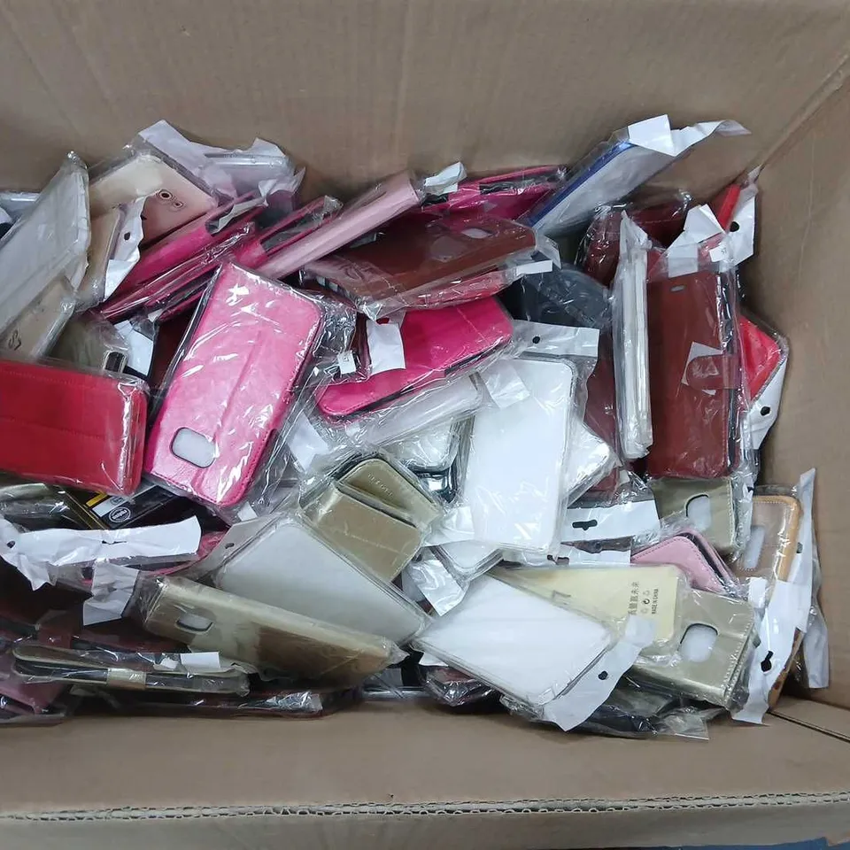 APPROXIMATELY 30 MOBILE PHONE CASE - ASSORTED COLOURS AND SIZES