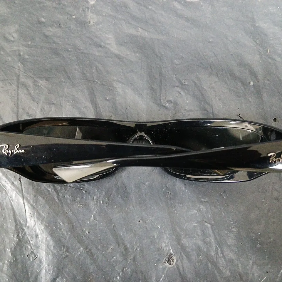 BOXED RAY-BAN RECTANGLE SUNGLASSES
