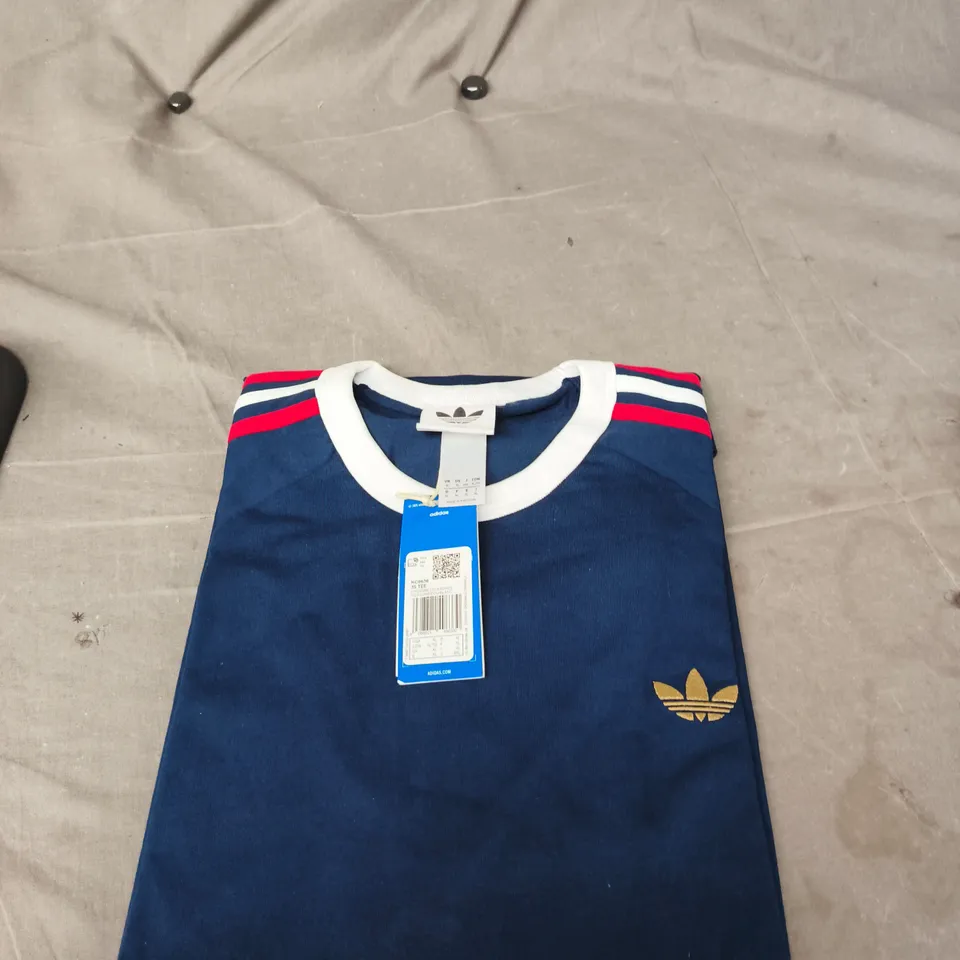 ADIDAS ORIGINALS T-SHIRT – BLUE, UK XL (US XL) WITH STRIPED SHOULDERS, TAGS ATTACHED