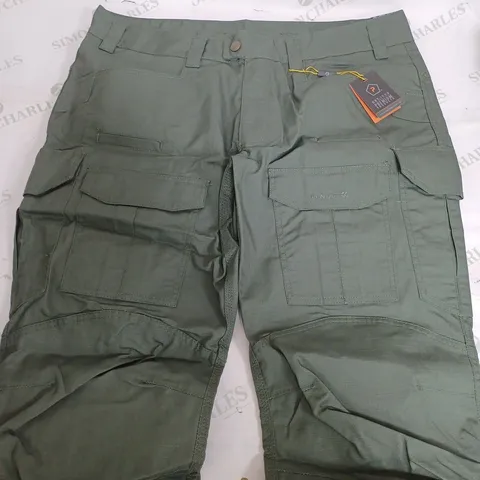 PENTAGON LYCOS COMBAT PANTS IN CAMO GREEN - 40W 32L