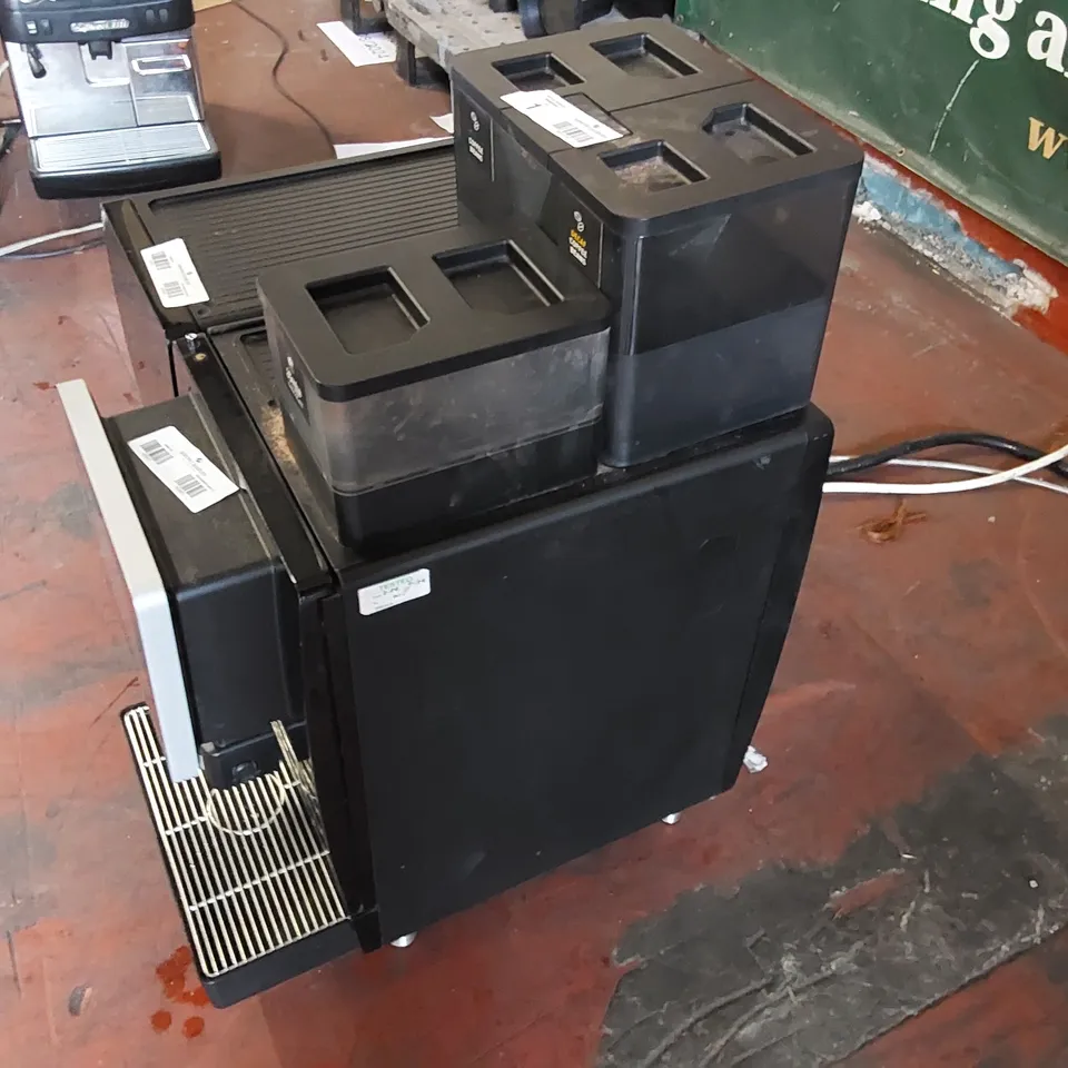 FRANKE A600 BEAN TO CUP COMMERCIAL COFFEE MACHINE WITH FOAMMASTER MILK SYSTEM 
