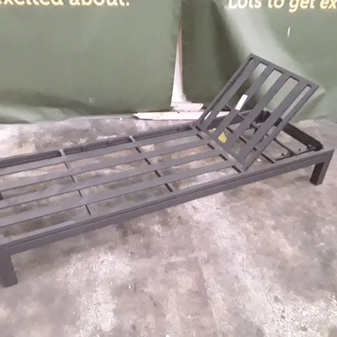 SUN LOUNGER FRAME