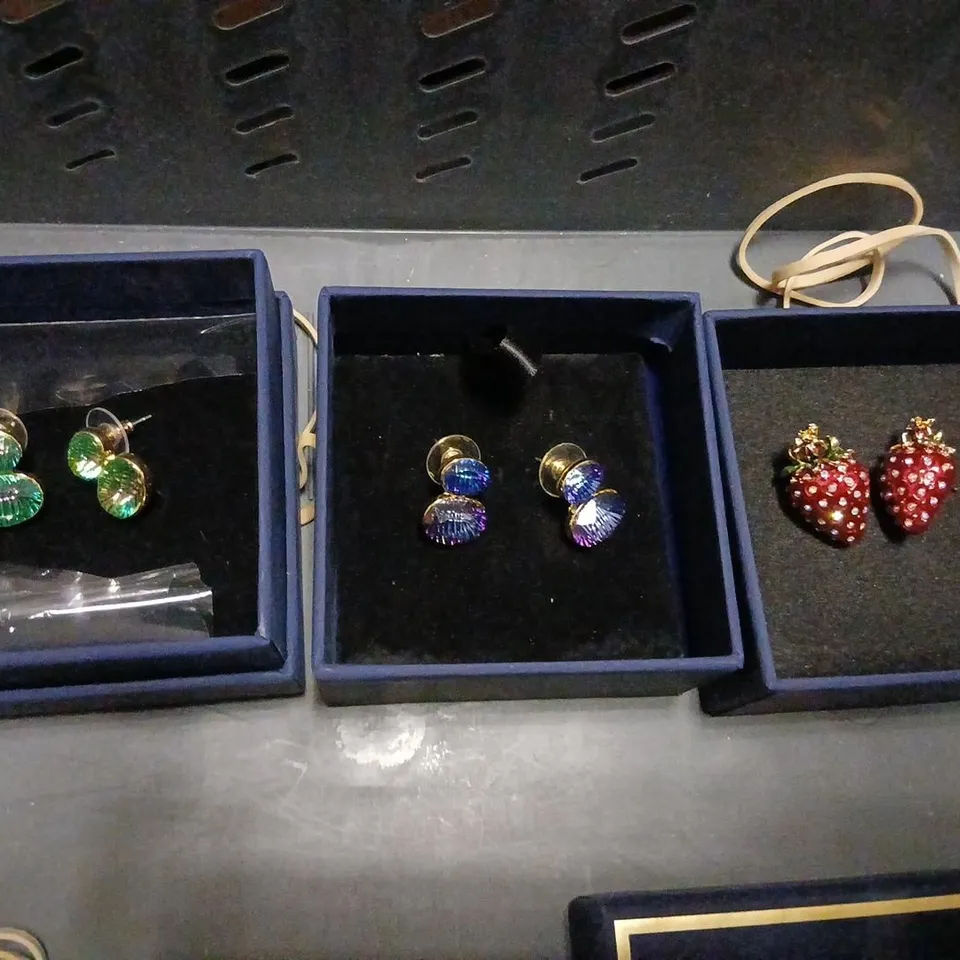 APPROXIMATELY 10 ASSORTED BUTLER AND WILSON JEWELLERY PRODUCTS TO INCLUDE;