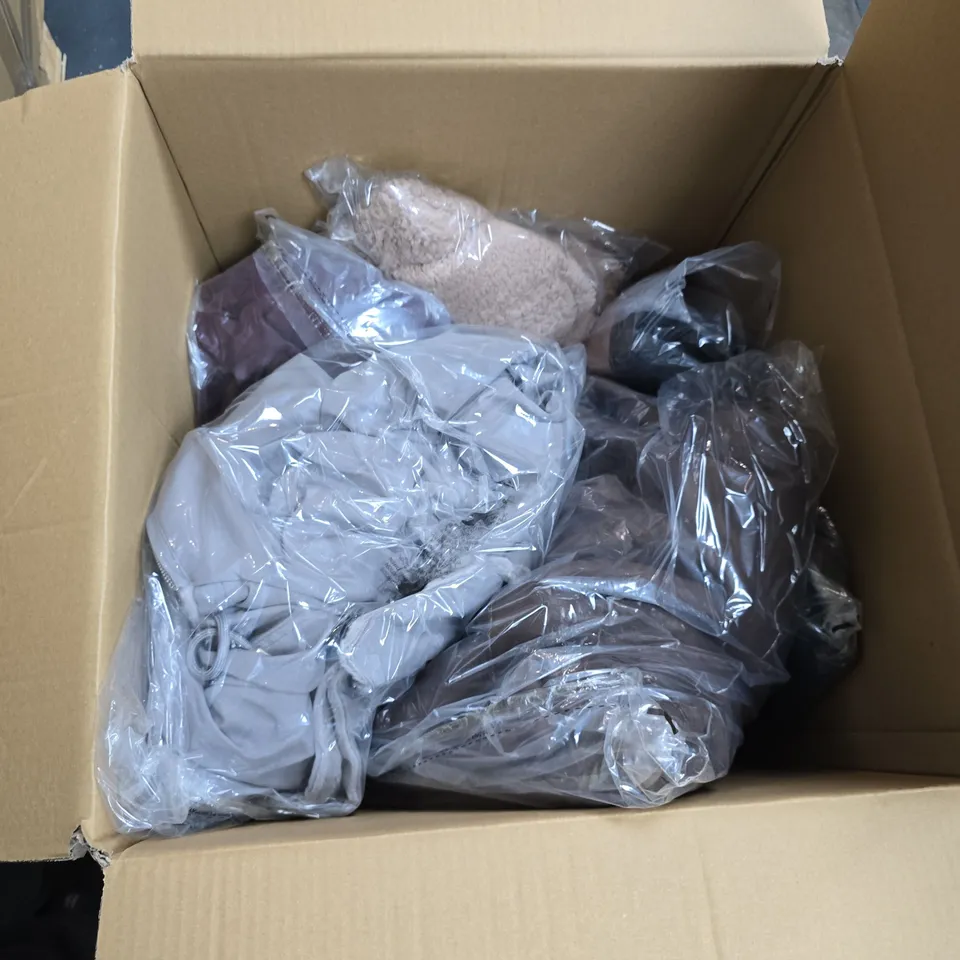 BOX OF APPROXIMATELY 12 ASSORTED CLOTHING ITEMS IN VARIOUS STYLES , COLOURS AND SIZES
