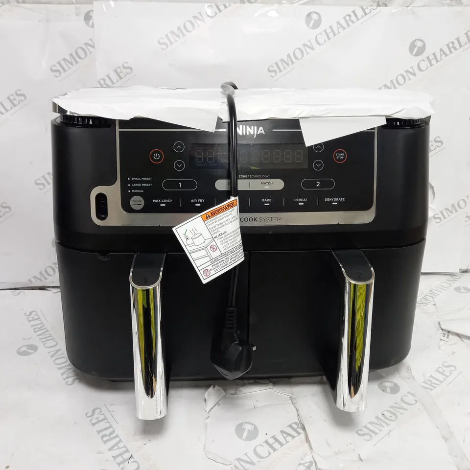 BOXED NINJA FOODI MAX DUAL ZONE AIR FRYER