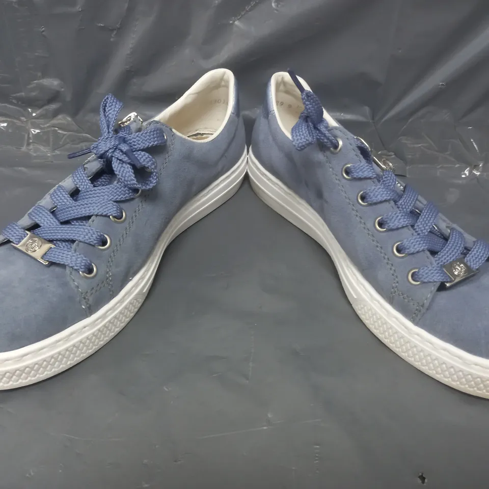 BOXED PAIR OF RIEKER SIDE-ZIP TRAINERS IN BLUE SIZE 5