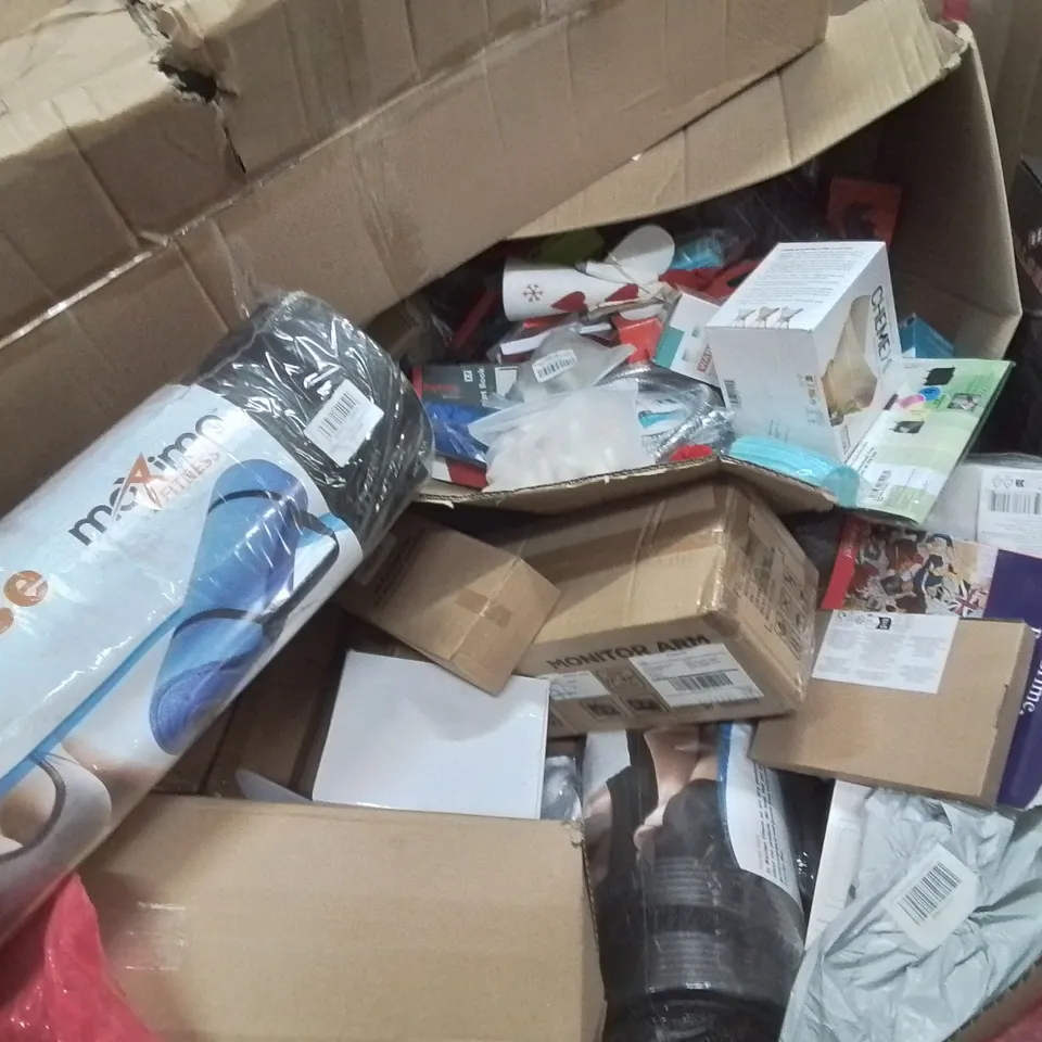 PALLET CONTAINING VARIOUS ASSORTED BOXED HOUSEHOLD ITEMS TO INCLUDE: CAR SEAT CUSHIONS, ELECTRIC FRYER, YOGA MATS AND LOTS MORE UNMARKED BOXED ITEMS 