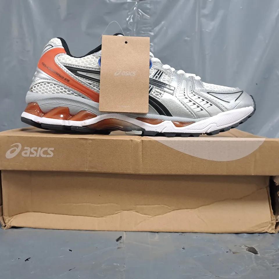 BOXED PAIR OF ASICS TRAINERS IN WHITE/SILVER/ORANGE SIZE EU 44
