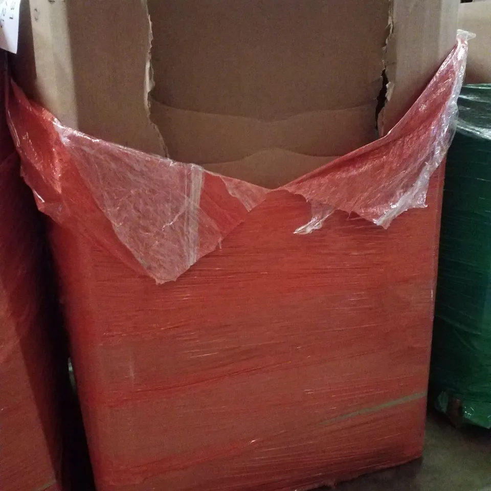 PALLET CONTAINING ASSORTED PRODUCTS INCLUDING CHRISTMAS TREES, 19" LED TV, PROFESSIONAL BLENDER & DESK EXTENSION 