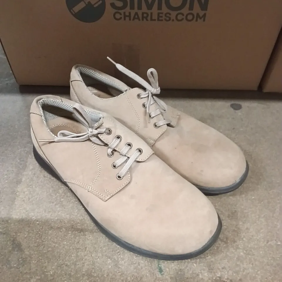 MEN'S BEIGE SUEDE DERBY SHOES – UK 11