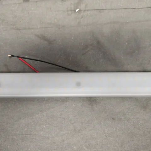 APPROXIMATELY 10 VENTA 24V LED LIGHTING UNITS (IL2536D)