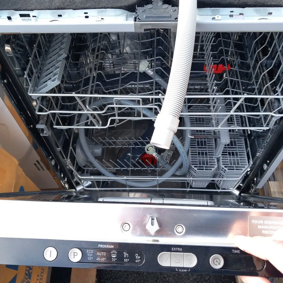 HISENSE FULL SIZE IN BUILT DISH WASHER