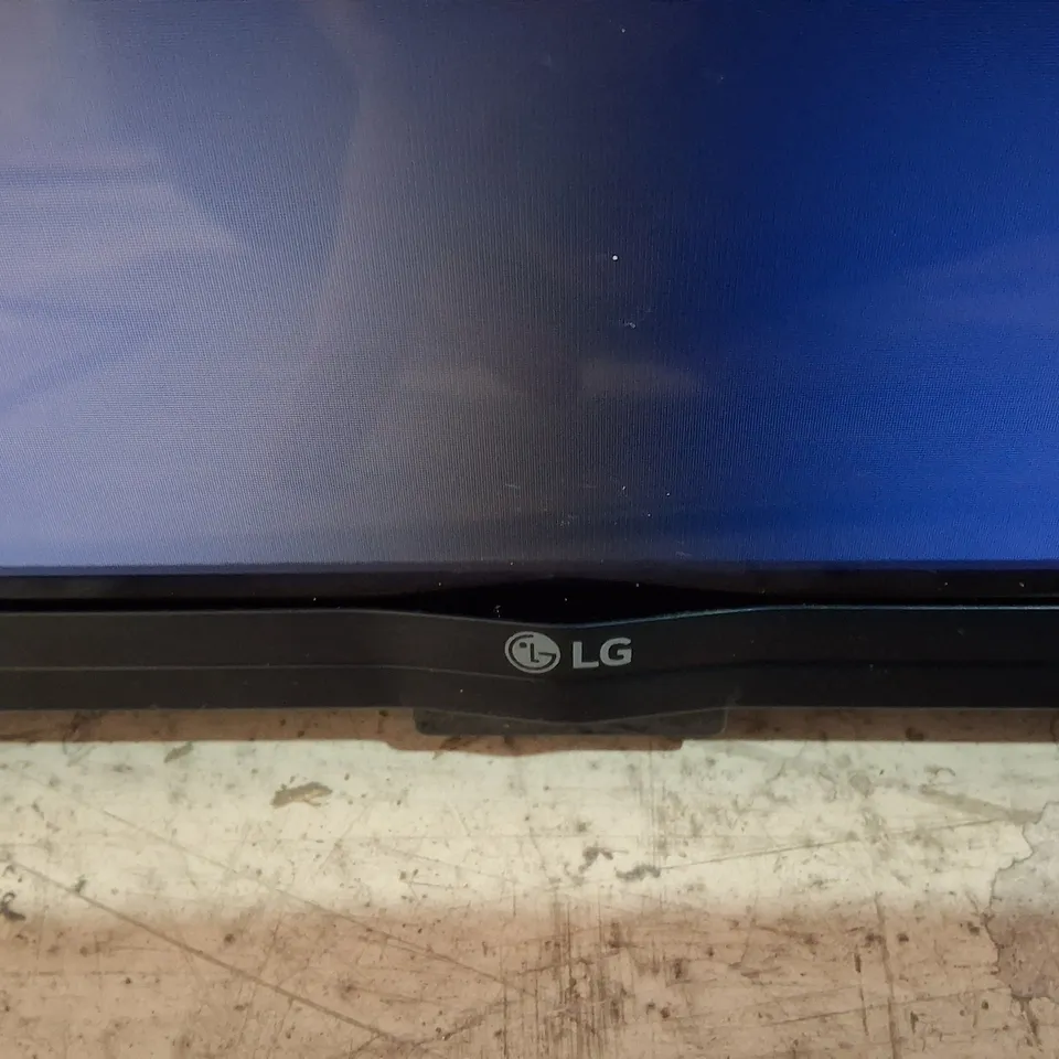 LG 43" 4K SMART UHD TV - 43UR91006LA