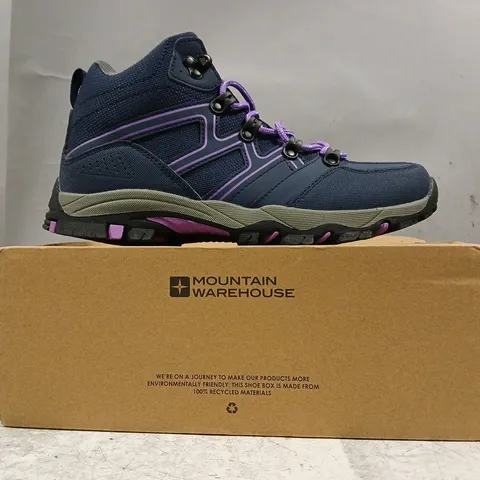BOXED PAIR OF MOUNTAIN WAREHOUSE OSCAR 2 KIDS WALKING BOOTS IN DARK PURPLE SIZE UK 5
