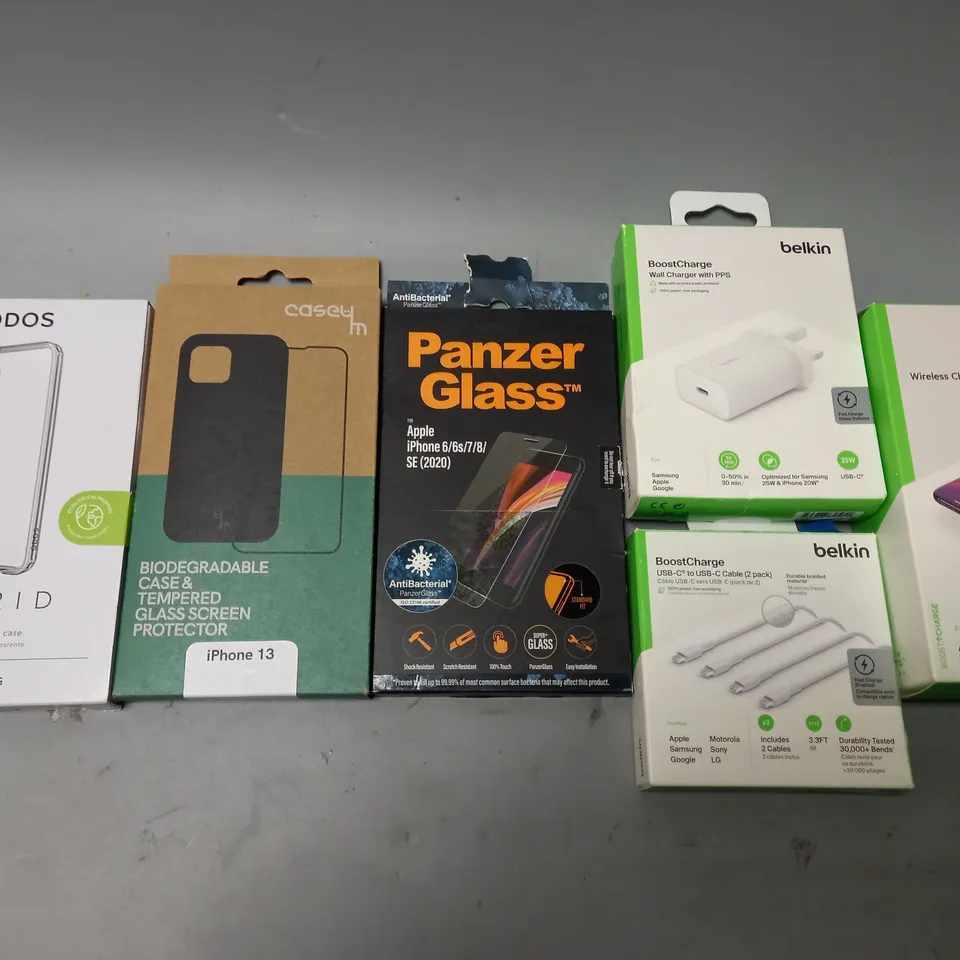 BOX OF APPROX 15 ASSORTED PHONE ITEMS TO INCLUDE - QDOS HYBRID CASE - NELKIN CHARGING PAD - BELKIN BOOSTCHARGE ETC