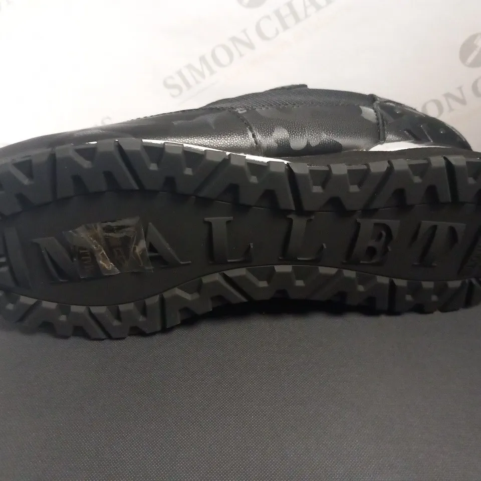 BOXED MALLET LONDON SIZE 9 SHOES