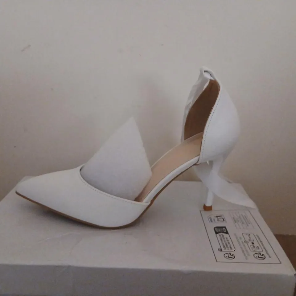 WOMEN'S WHITE PEARL-ANKLE STRAP HEELS – UK 5.5 (EU 38)