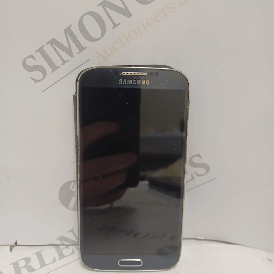 SAMSUNG GALAXY S4 SMARTPHONE
