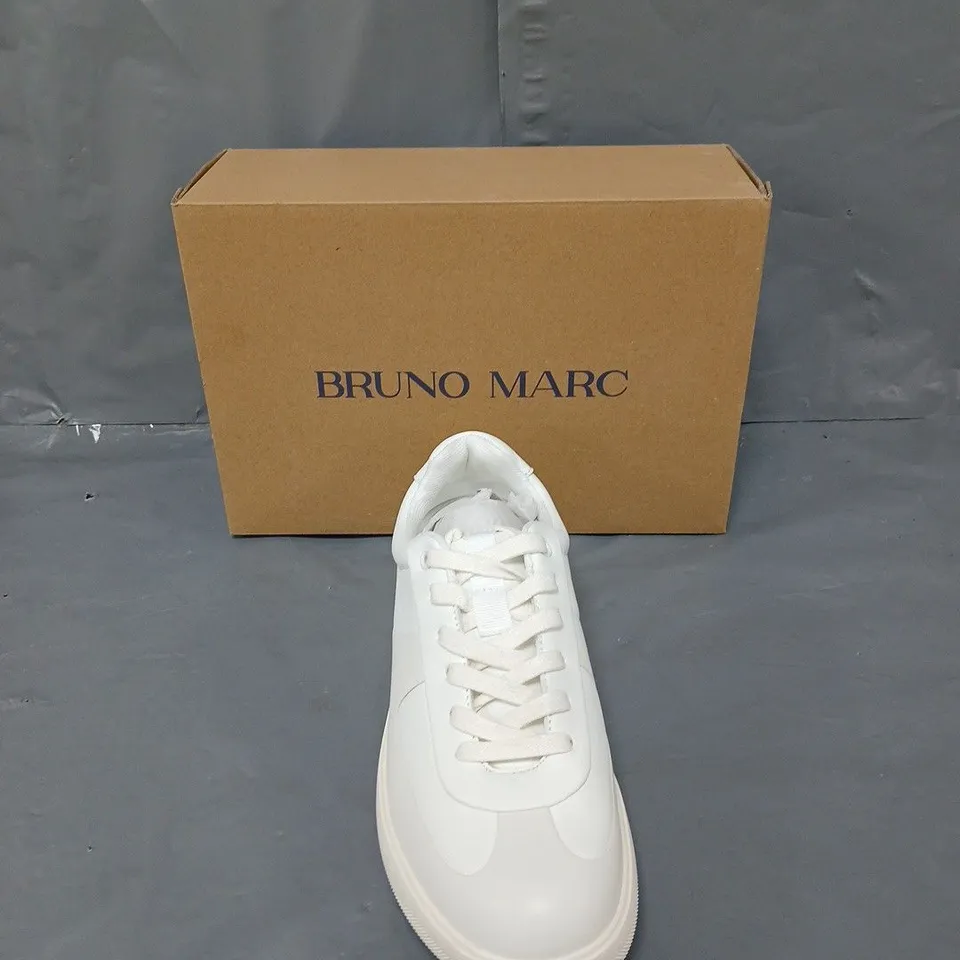 BOXED PAIR OF BRUNO MARC WHITE TRAINER UK 7