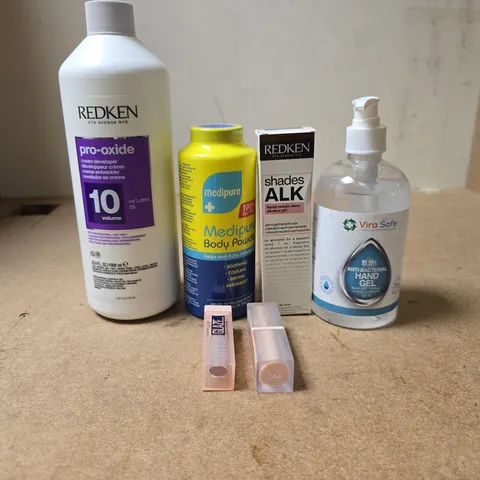 TOTE OF APPROXIMATELY 20 ASSORTED COSMETIC ITEMS TO INCLUDE RED KEN, MAYBELLINE, REVOLUTION, VIRA SAFE HAND GEL, MEDIPURE BABY POWDER ETC