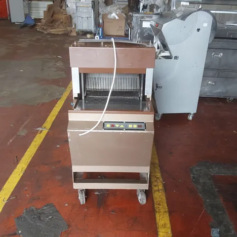 COMMERCIAL BREAD SLICER