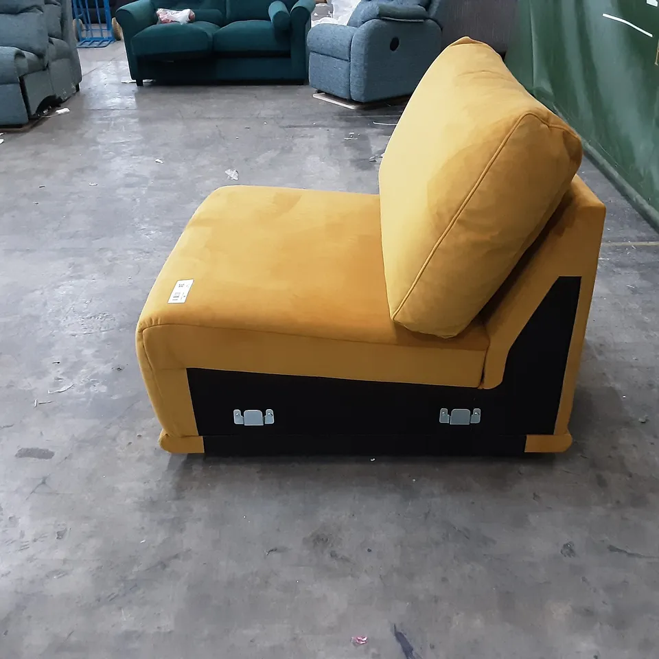 QUALITY BRITISH MANUFACTURED DESIGNER G PLAN FUSION NO ARM UNIT (F) A907 PLUSH TURMERIC A907