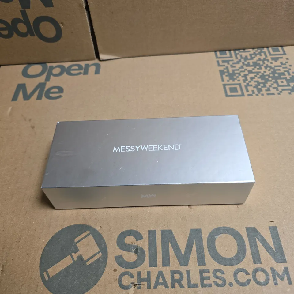 MESSYWEEKEND GRACE SUNGLASSES, BLACK ACETATE – DESIGNED IN COPENHAGEN