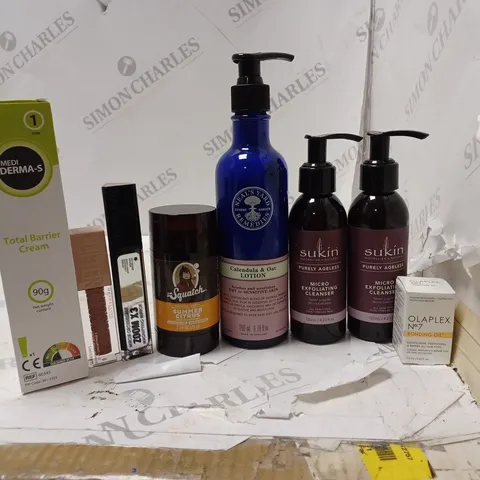 LOT OF BEAUTY PRODUCTS TO INCLUDE NEAL'S YARD REMEDIES LOTION, EXFOLIATING CLEANSER, ETC
