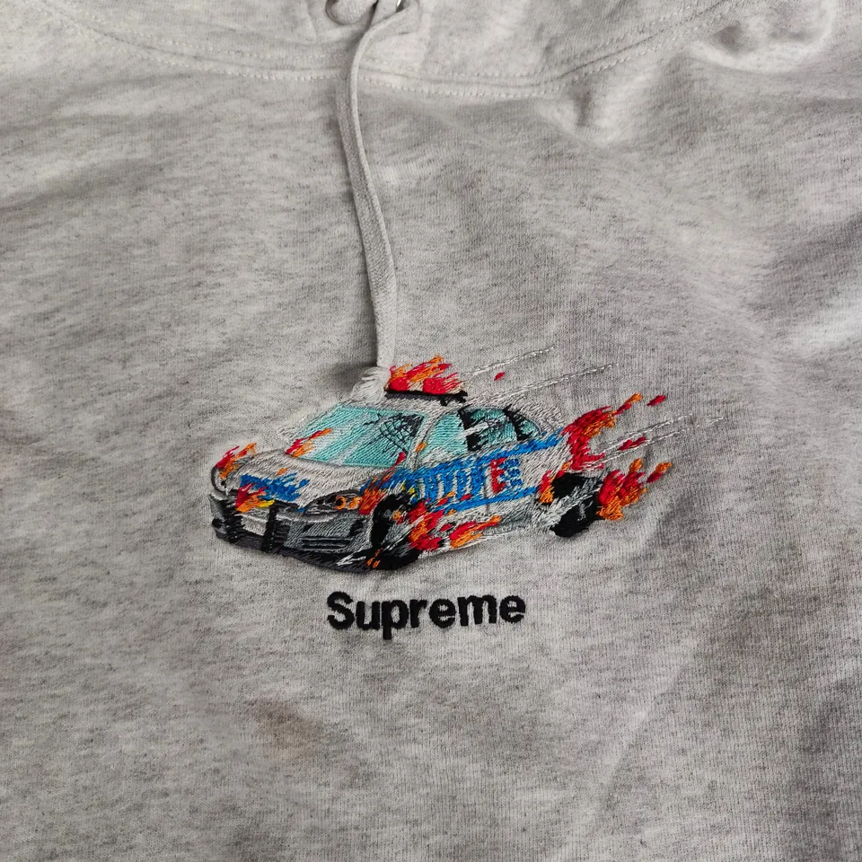 SUPREME CAR GRAPHIC HOODIE IN GREY - XL