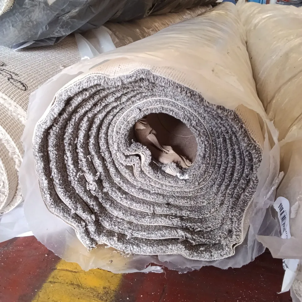 ROLL OF QUALITY PIONEER EMPOWER CARPET // APPROX SIZE: 5.50 X 4.00M
